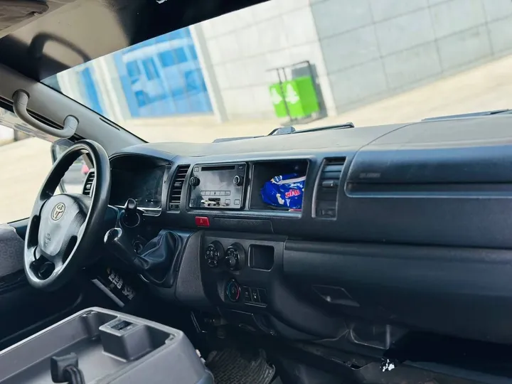 Toyota Hiace GL 2015 – photo 7