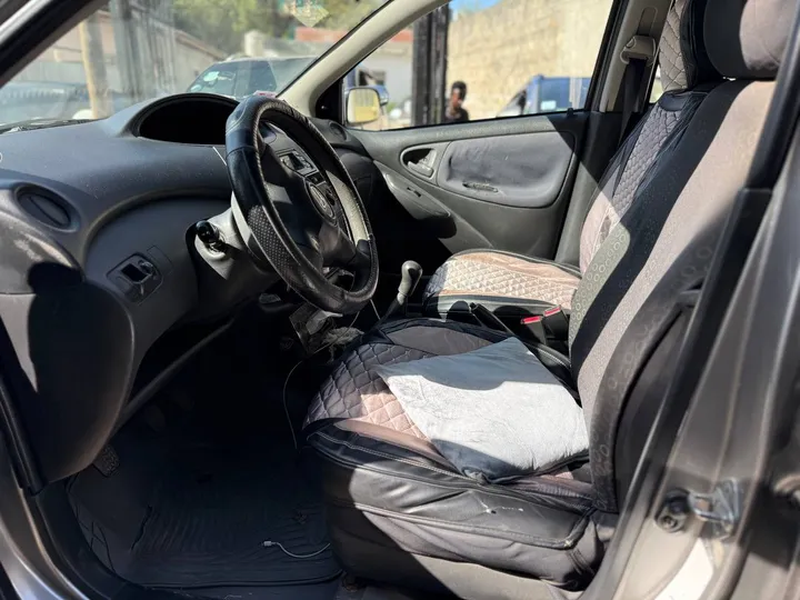 Toyota Vitz Yaris 2004 Manual – photo 4