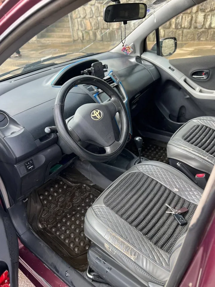 Toyota Vitz 2004 Automatic – photo 3