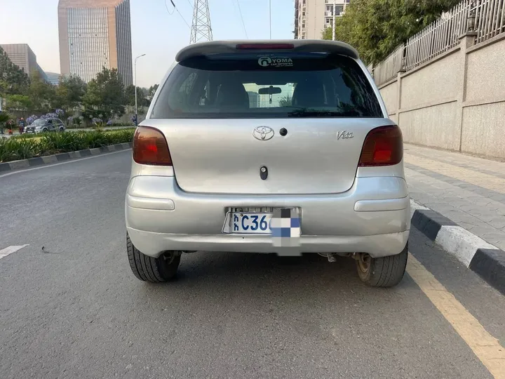 Toyota Vitz 2002 Automatic – photo 3