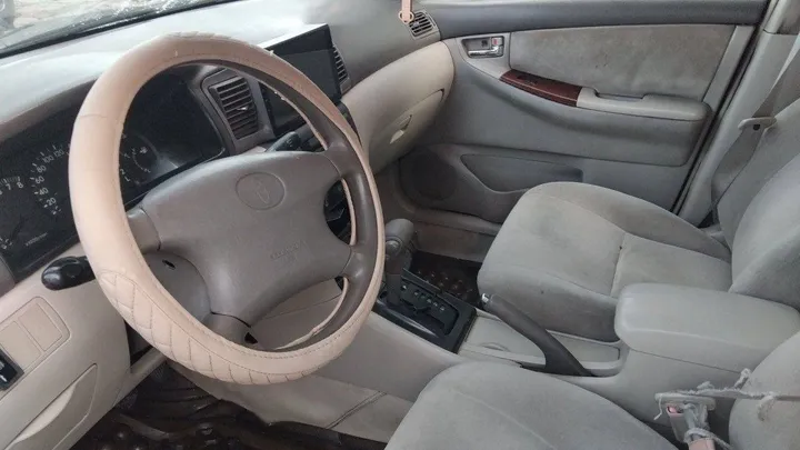 Toyota Corolla 2004 Automatic – photo 5