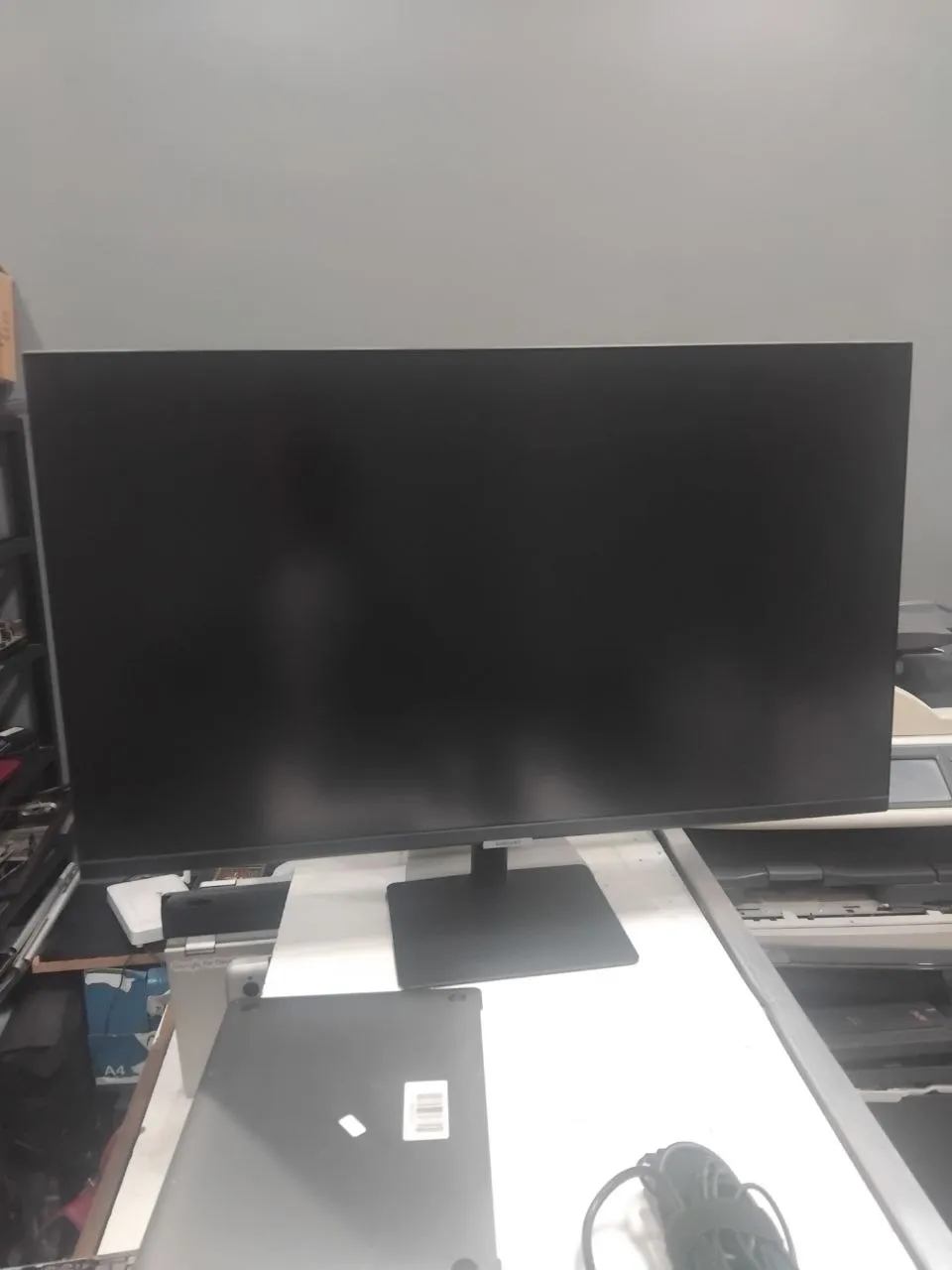 Samsung 32 inch 4K Frameless Monitor – photo 6
