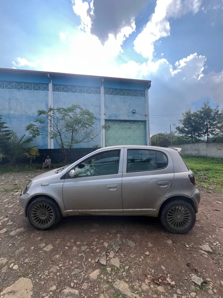 Toyota Vitz 2001 Automatic – photo 3