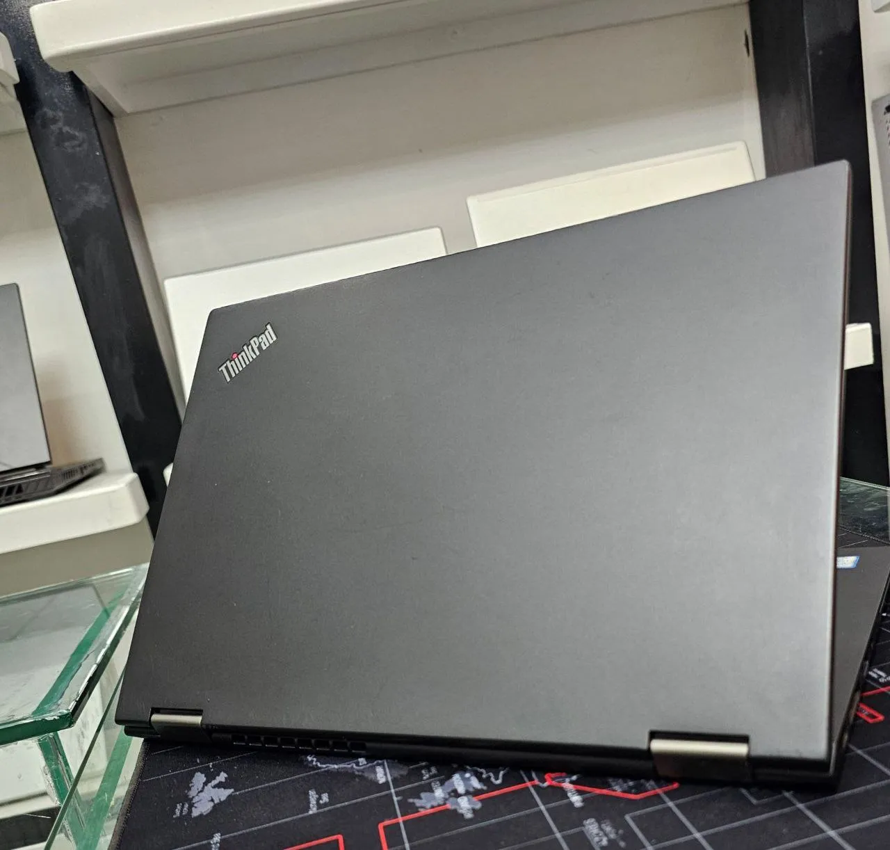 Lenovo ThinkPad Yoga X390 Touchscreen Laptop – photo 4