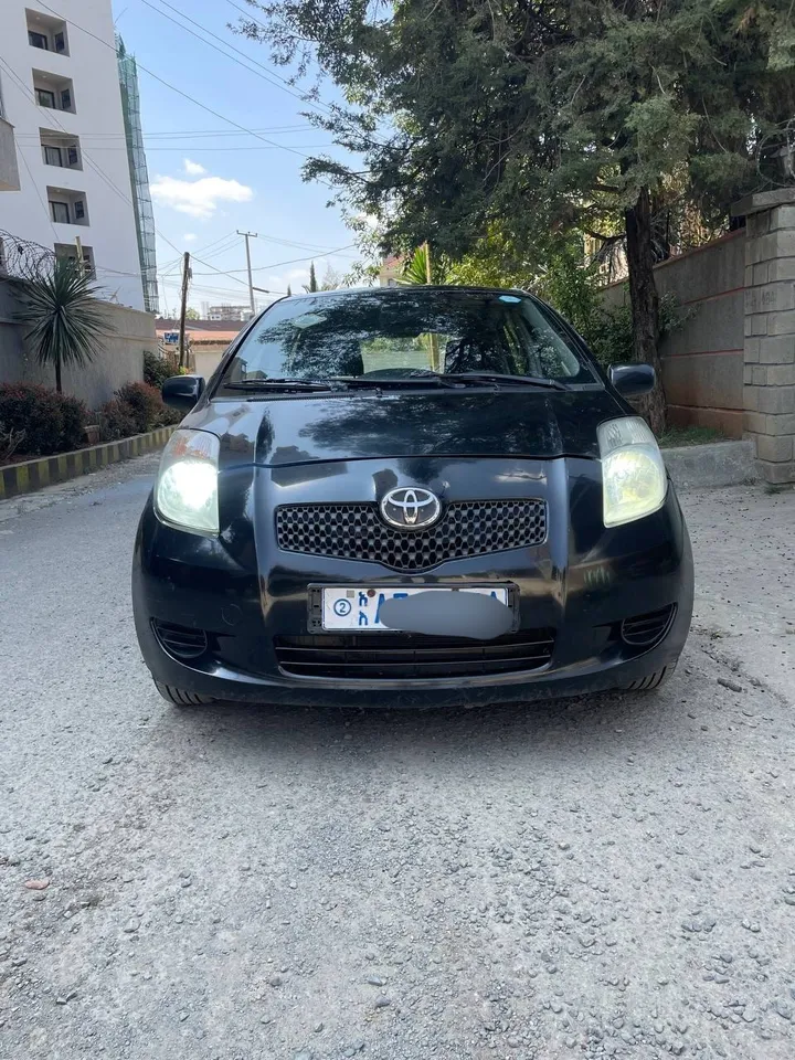 2007 Toyota Yaris Compact Manual – photo 8
