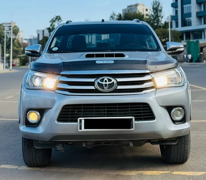 Toyota Revo Double Cab 2017 – photo 3