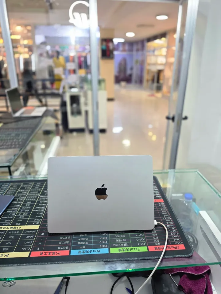 Apple MacBook Air M4 2025 – photo 3