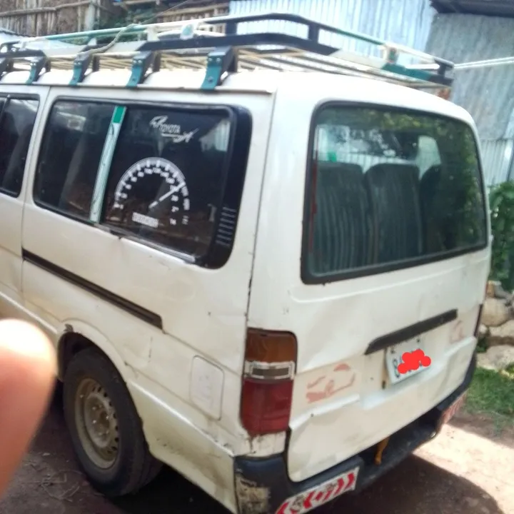 5L Minibus 2004 Manual – photo 4