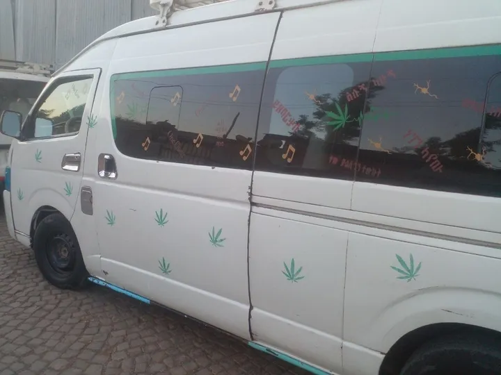2010 Toyota Hiace Petrol Manual Van – photo 4