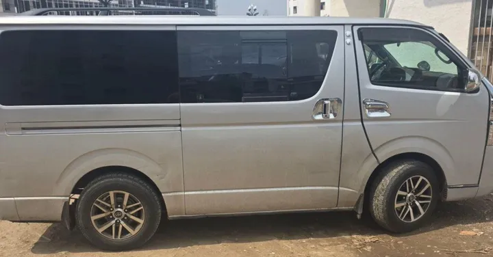 Toyota Hiace 2007 Diesel Automatic – photo 7