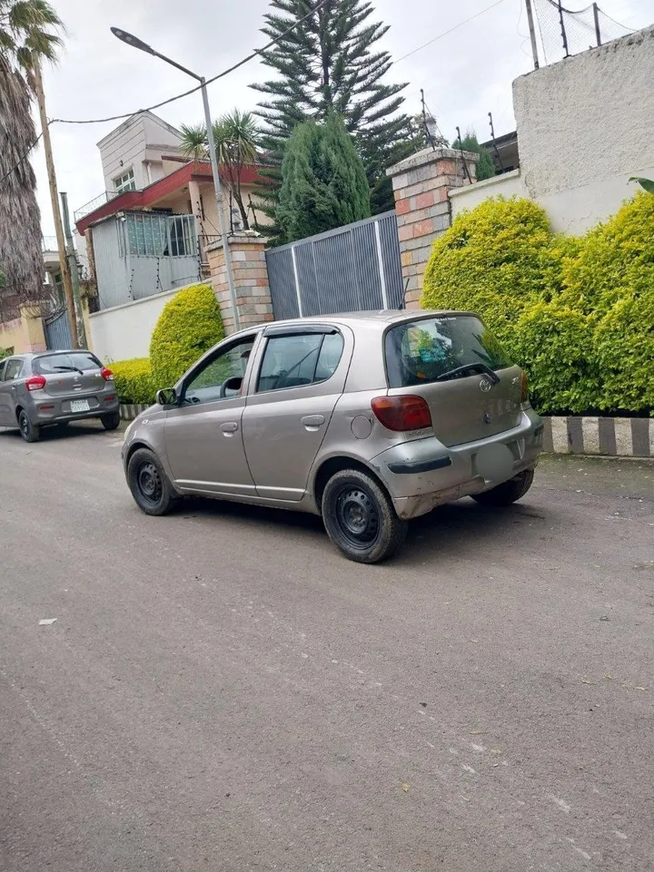 Toyota Vitz 2003 1.0L – photo 3