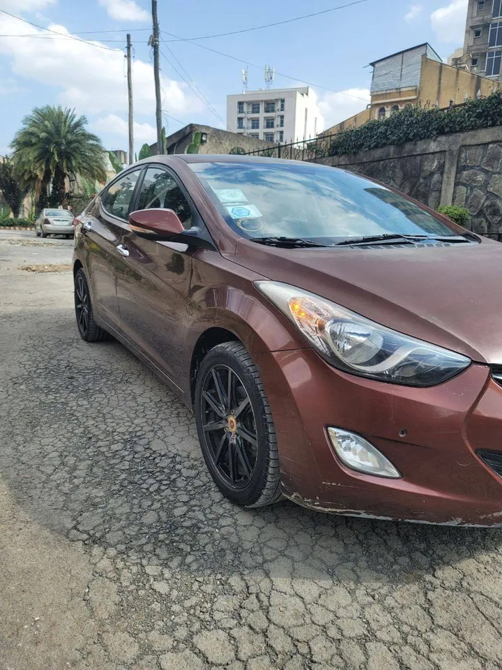 Hyundai Avante 2013 Automatic GDI – photo 4