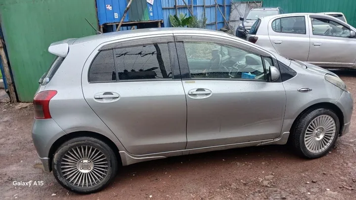 Toyota Yaris Compact 2007 – photo 3
