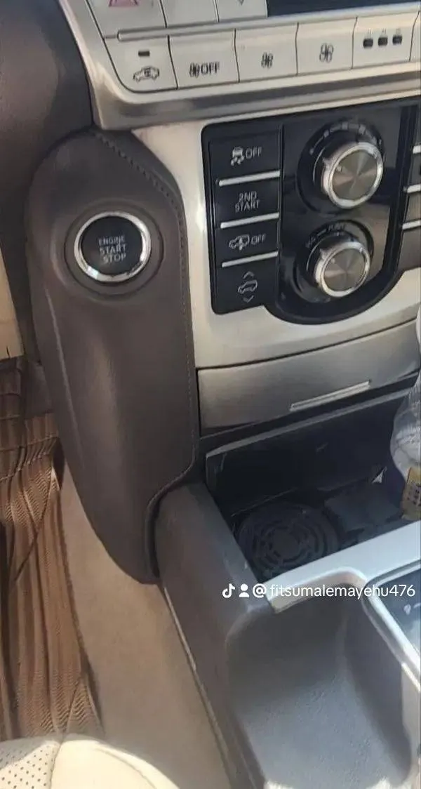 Toyota Land Cruiser Prado 2022 – photo 3