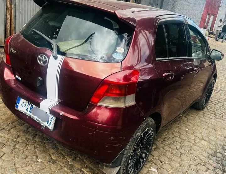 2010 Toyota Yaris Compact – photo 5