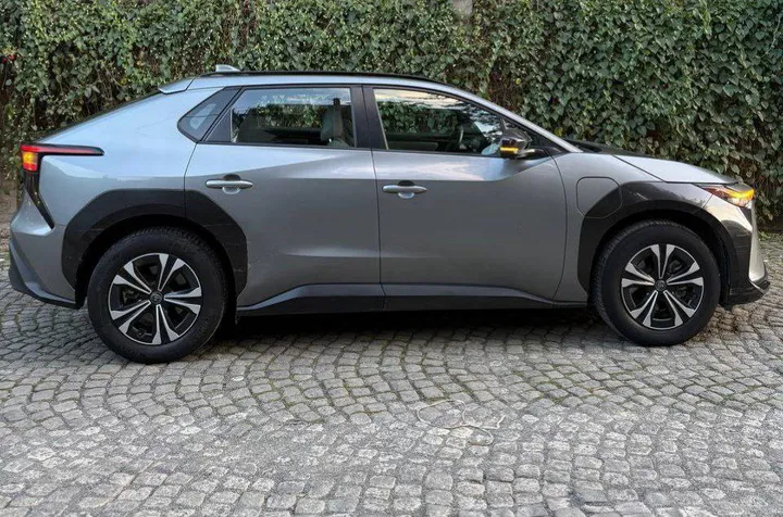 Toyota BZ4X 2022 Electric Crossover – photo 4