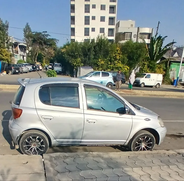 Toyota Vitz 2004 Automatic – photo 3