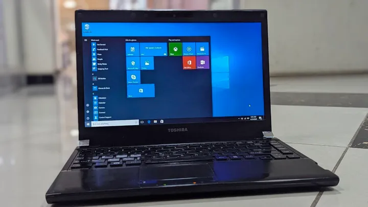 Toshiba Core i5 13.3 inch Laptop – photo 4