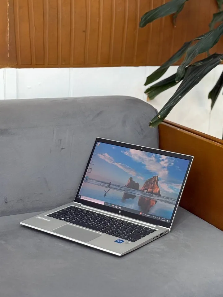HP EliteBook 830 G8 Laptop – photo 4