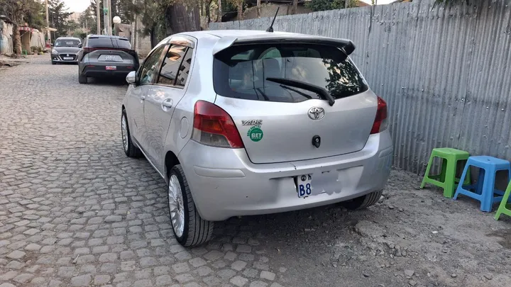 Toyota Yaris 2010 Automatic – photo 4