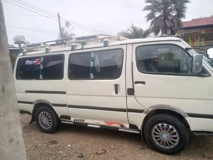 Toyota Hiace 3L Manual 1998 – photo 5