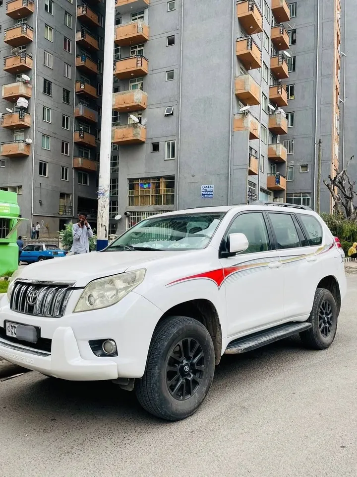 Toyota Landcruiser Prado 2012 – photo 4