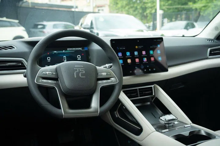 BYD Yuan Up Smart Drive 2025 – photo 3