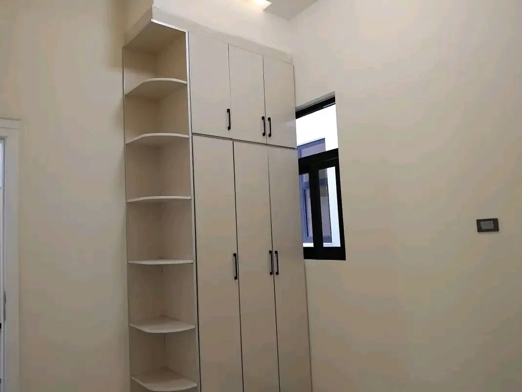 Modern 5-Bedroom Villa in Summit – photo 5