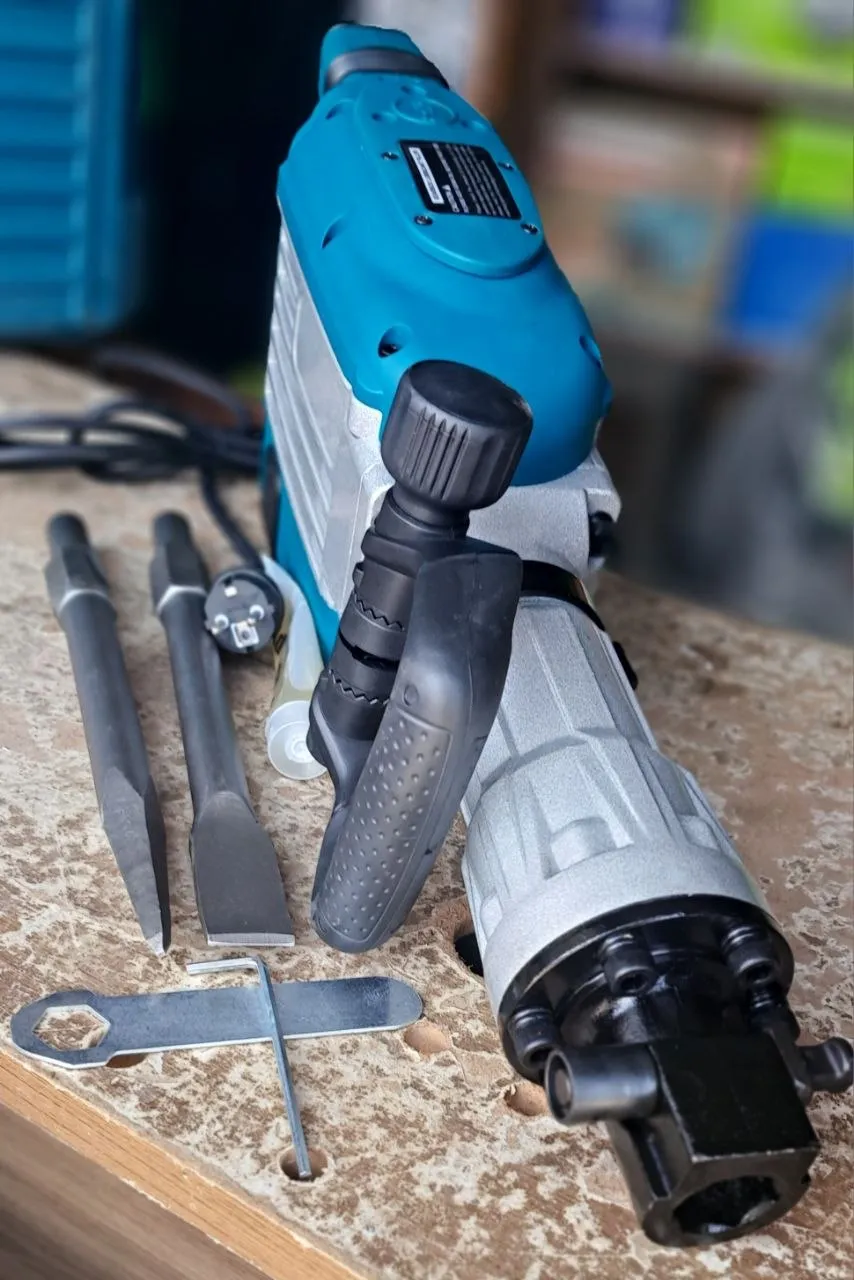 Makita Electric Jackhammer 2850W – photo 3