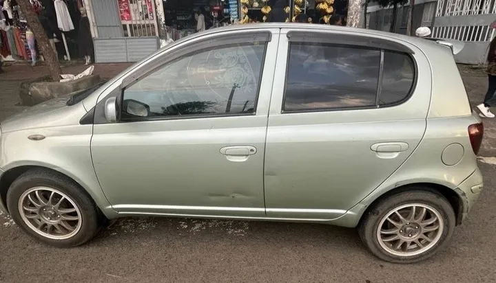 Toyota Vitz 2002 Automatic – photo 3