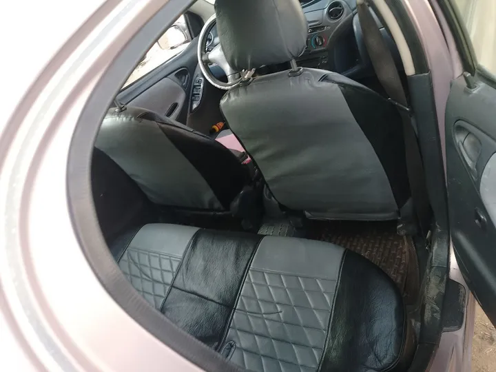 Toyota Vitz 2001 Automatic – photo 5