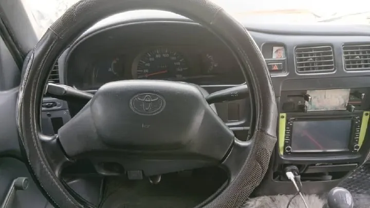 Toyota Hilux Double Cab Pickup – photo 5