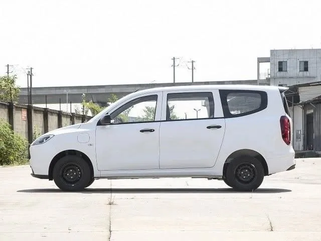 Wuling Hongguang EV MPV 14 Seater – photo 4