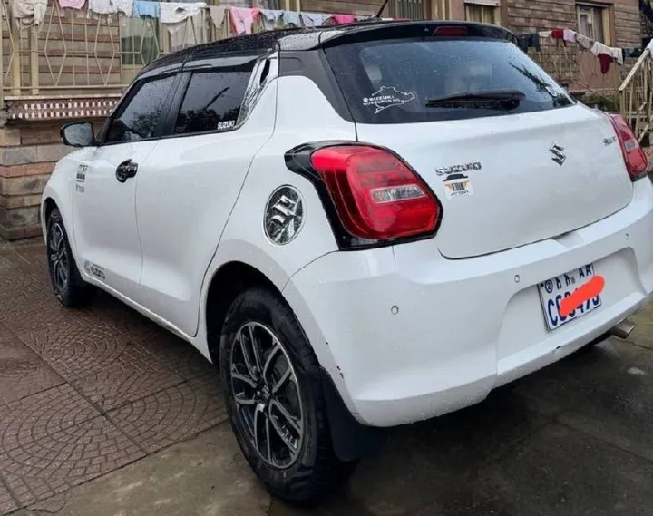 Suzuki Swift 2022 Automatic Full Option – photo 3
