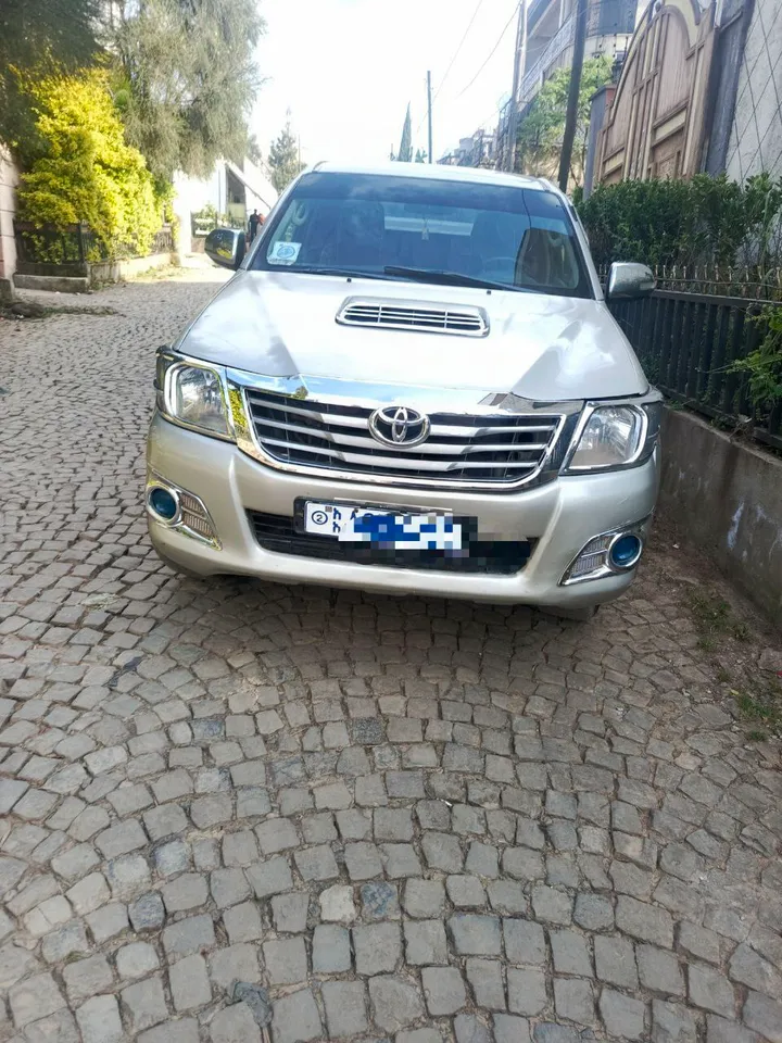 Toyota Hilux Pickup 2010 – photo 6