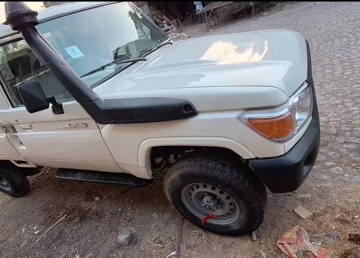 Toyota Land Cruiser 1HZ Pickup – photo 3