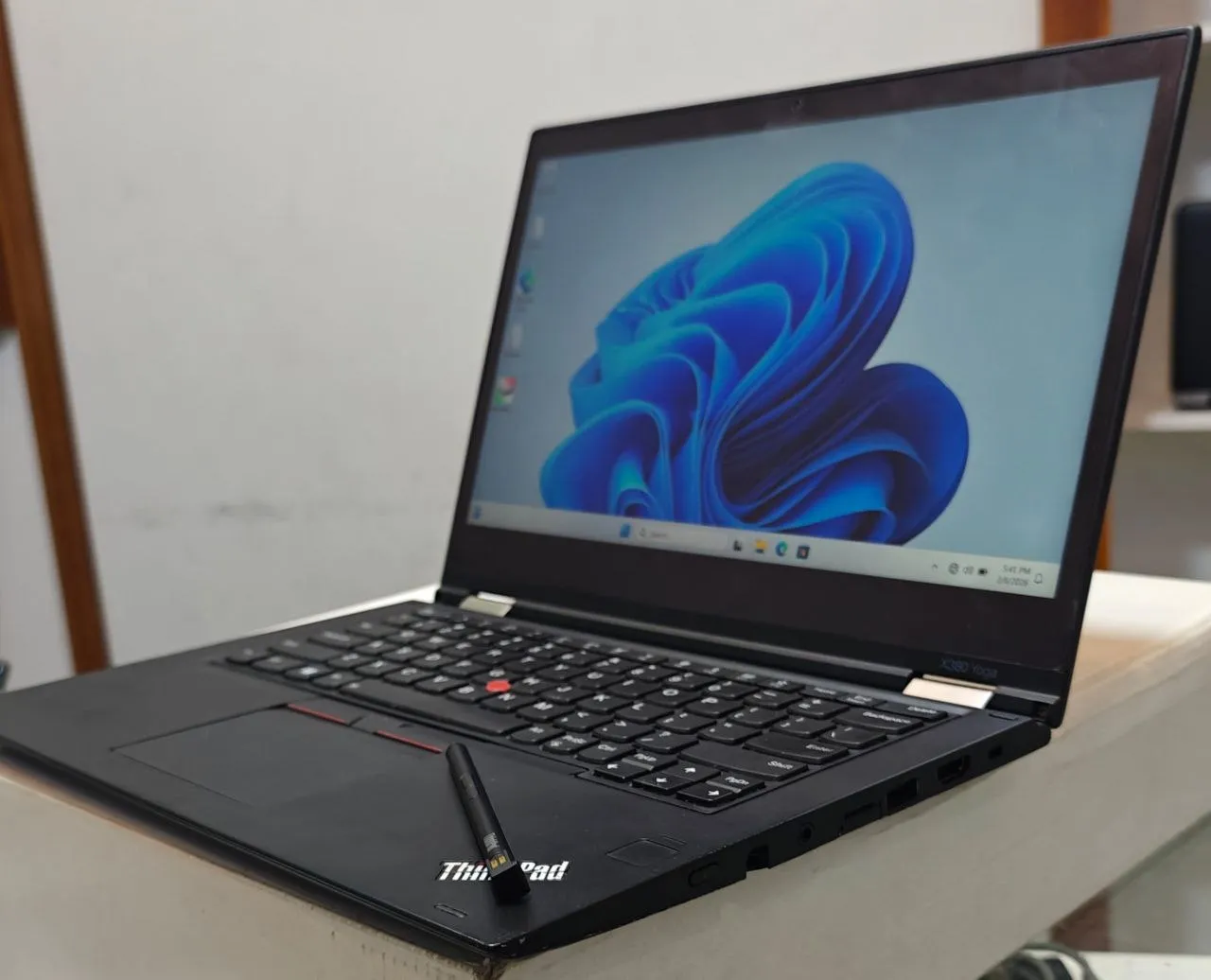 Lenovo ThinkPad Yoga 380 Laptop – photo 4