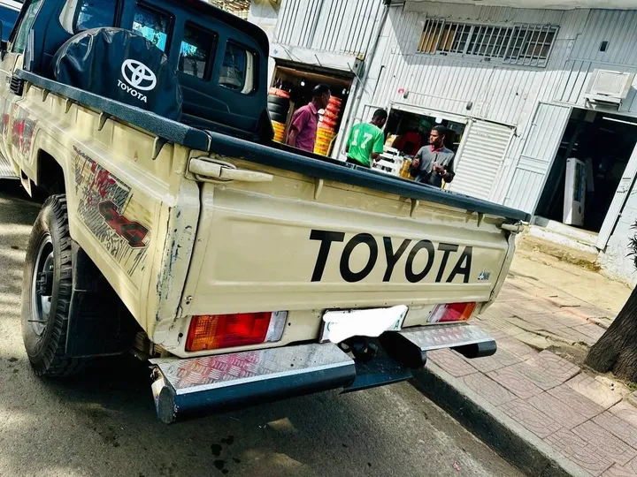Toyota Land Cruiser Single 2010 – photo 8