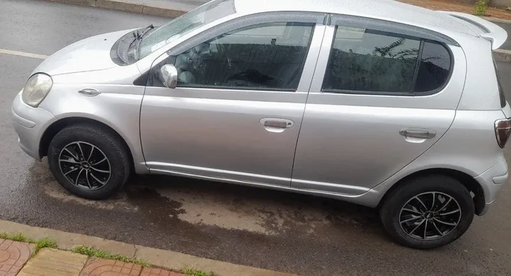 Toyota Vitz 2002 Automatic – photo 3