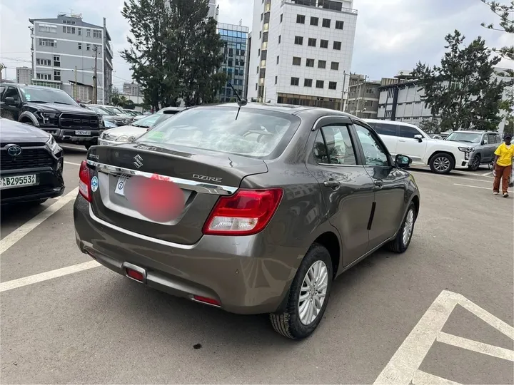 Suzuki Dzire 2021 Automatic – photo 3