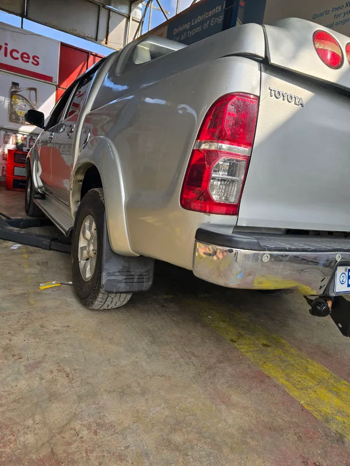 Toyota Hilux 2008 D4D Manual – photo 6