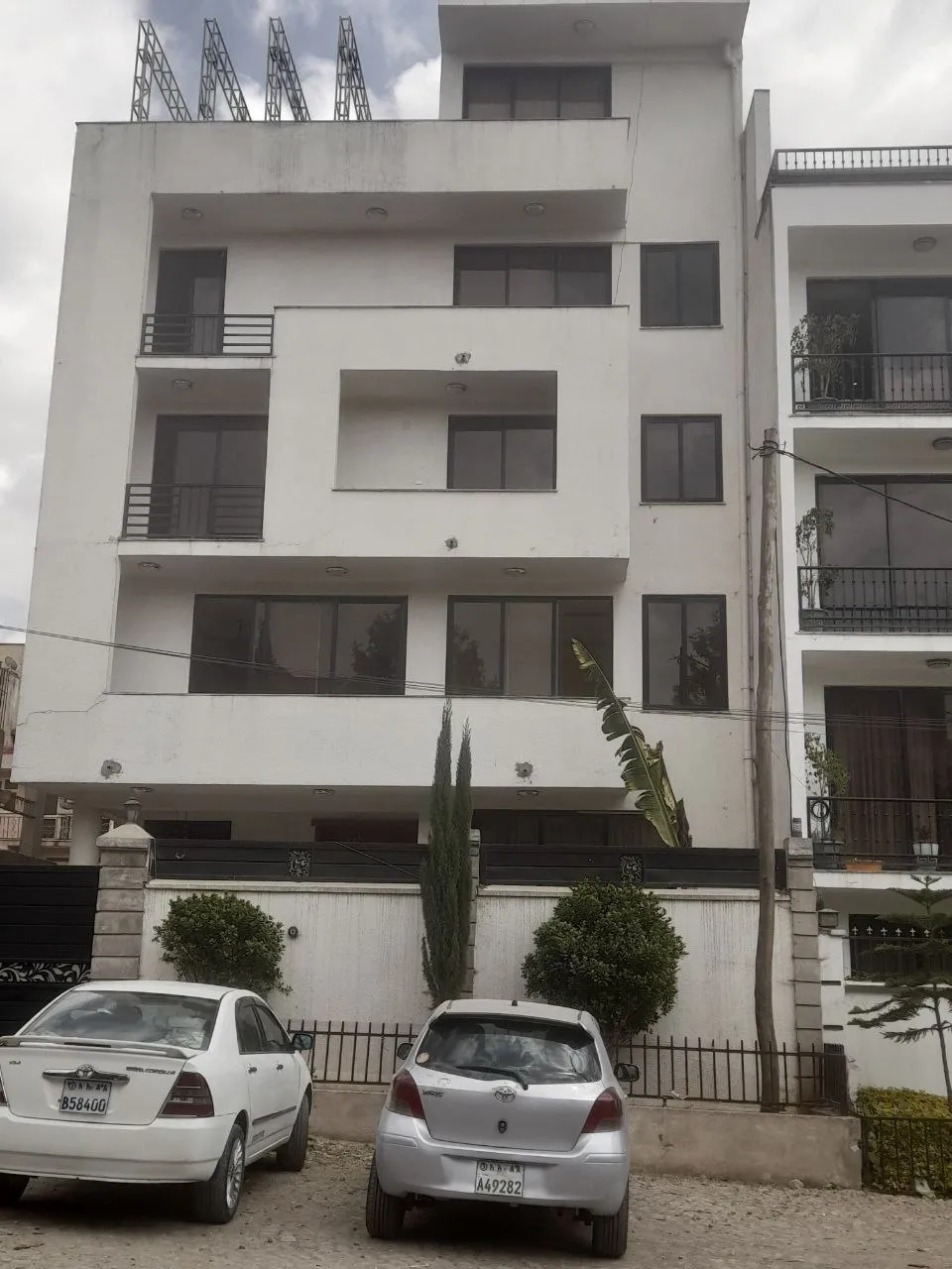 G+4 House for Sale in Summit – photo 3