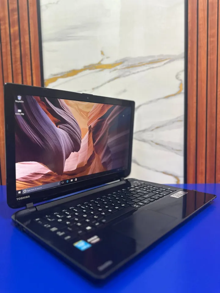 Toshiba C55 Core i5 Laptop – photo 3