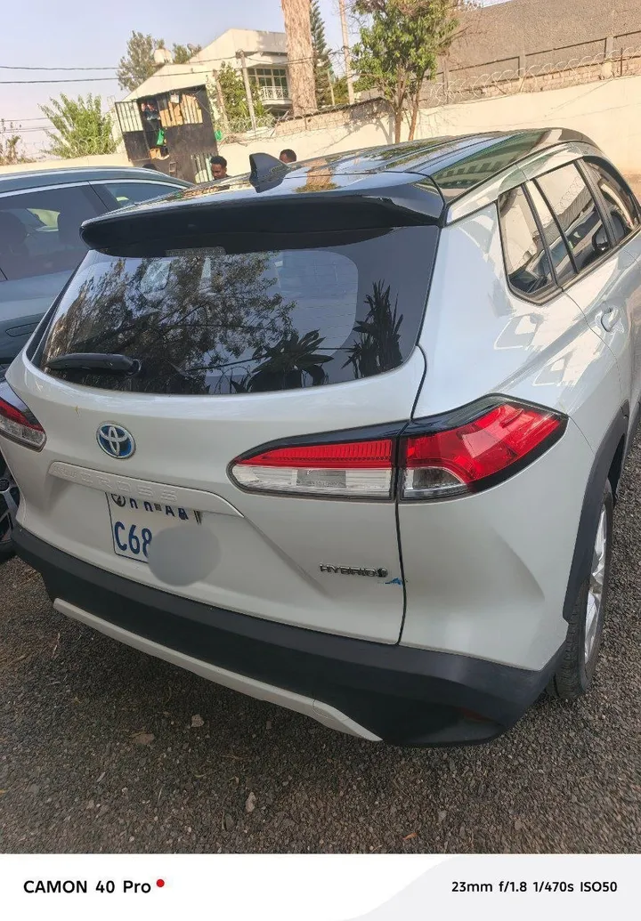 2024 Toyota Corolla Cross Hybrid – photo 4