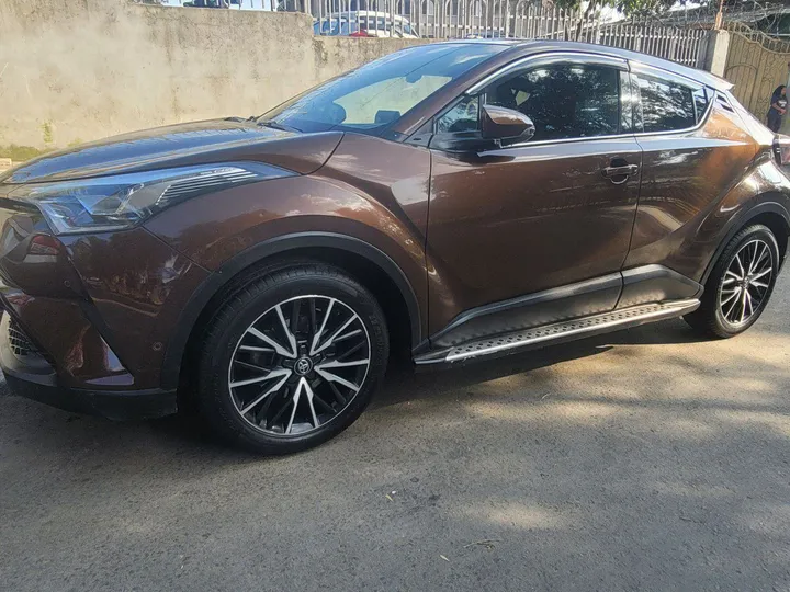 Toyota C-HR 2018 Automatic – photo 3