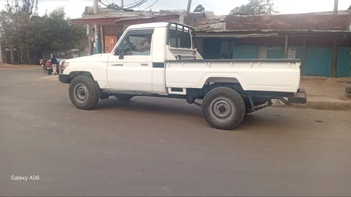 Toyota Land Cruiser 1HZ Pickup – photo 5