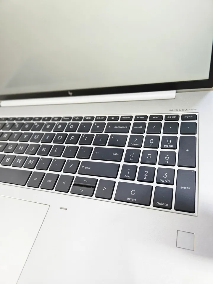 HP EliteBook 860 G9 Core i7 – photo 3