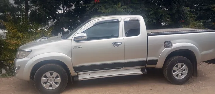 2013 Toyota Hilux D4D Manual – photo 6