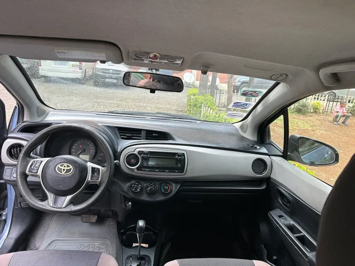 Toyota Vitz 2012 Automatic – photo 4