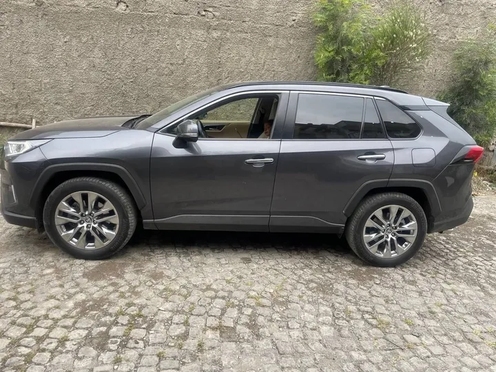 Toyota RAV4 2021 SUV – photo 3